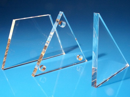 Acrylglas PLEXIGLAS® Freiform Dreieck gelasert glänzende Kanten farblos GS