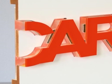 MDF mit Sandwichbuchstaben Acrylglas Plexiglas® Buchstaben auf Grundplatte