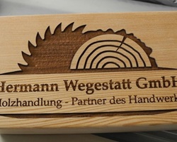 Lasergravur Holz Echtholz Motiv Logo Schriftzug